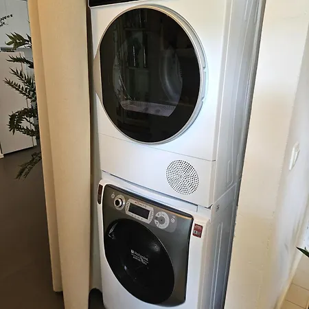 Design Old Town Aprt - Blue Church & Park - Ac דירה